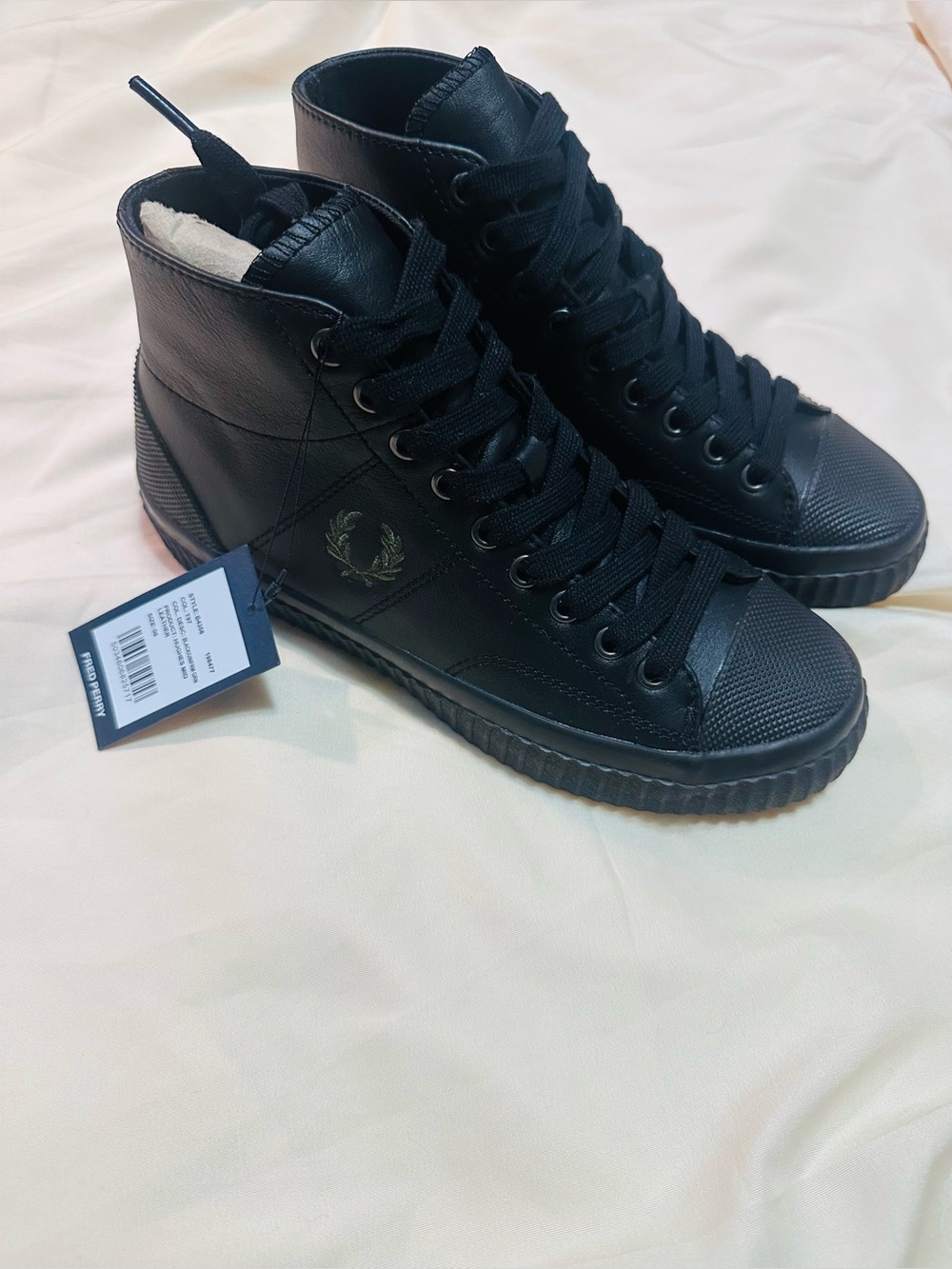 Fred Perry Black Leather Hughes Mid High-Top Sneakers NWT - Women’s 8.5/Men’s 7